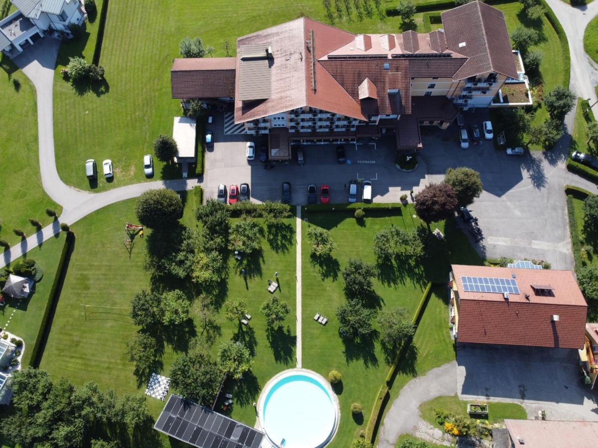 Hotel Pachernighof Velden am Worthersee Bagian luar foto