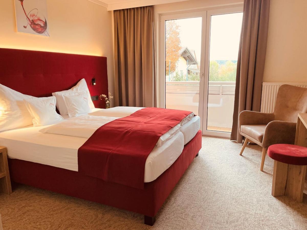 Hotel Pachernighof Velden am Worthersee Bagian luar foto