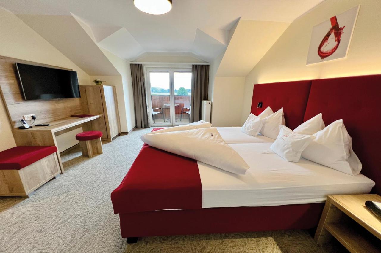 Hotel Pachernighof Velden am Worthersee Bagian luar foto