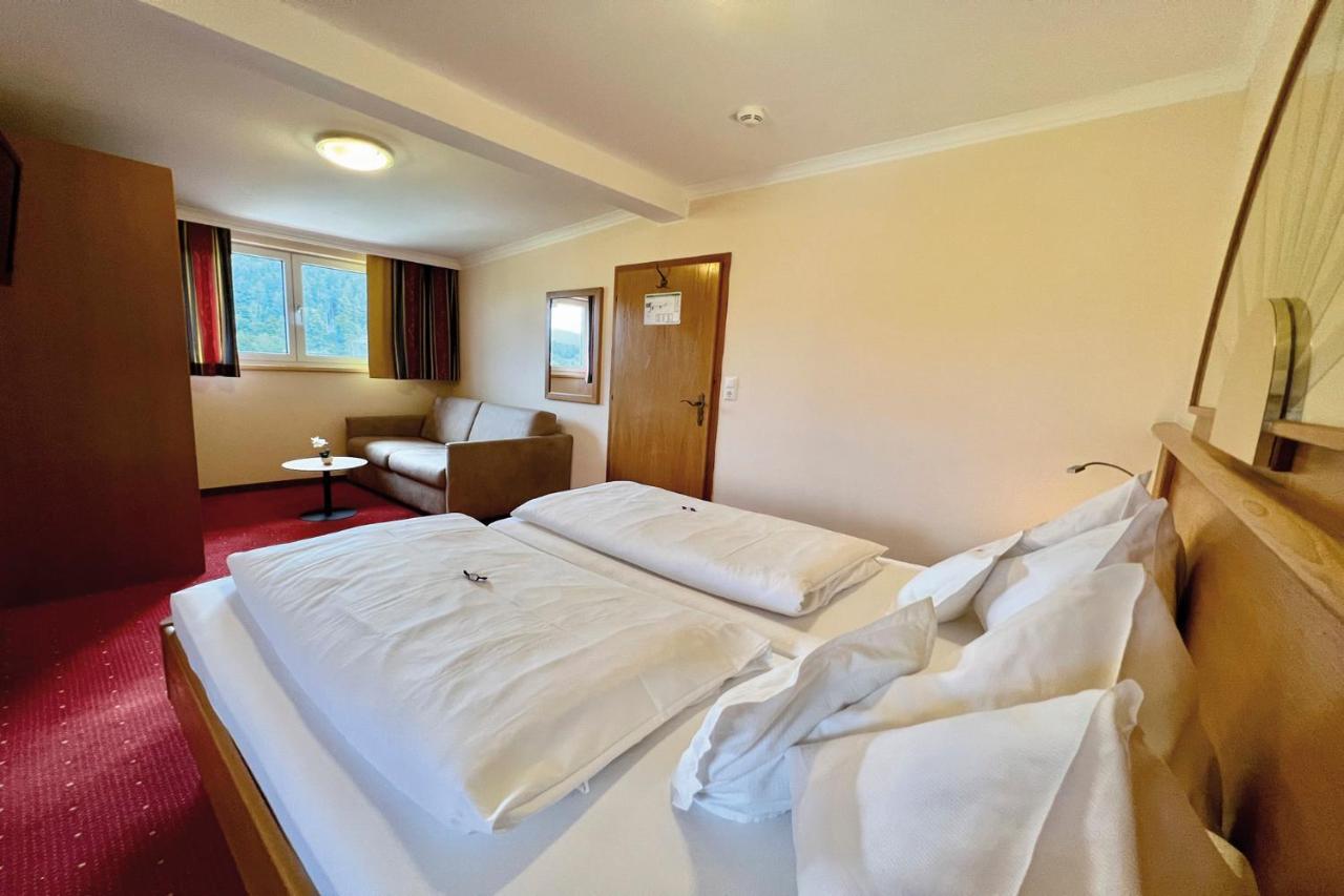 Hotel Pachernighof Velden am Worthersee Bagian luar foto