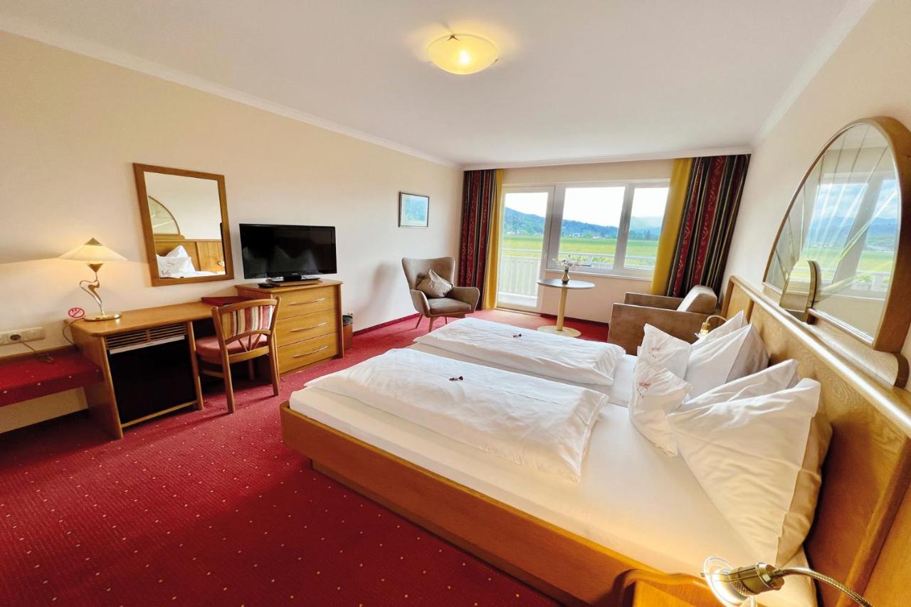 Hotel Pachernighof Velden am Worthersee Bagian luar foto
