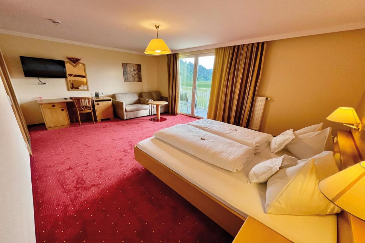Hotel Pachernighof Velden am Worthersee Bagian luar foto