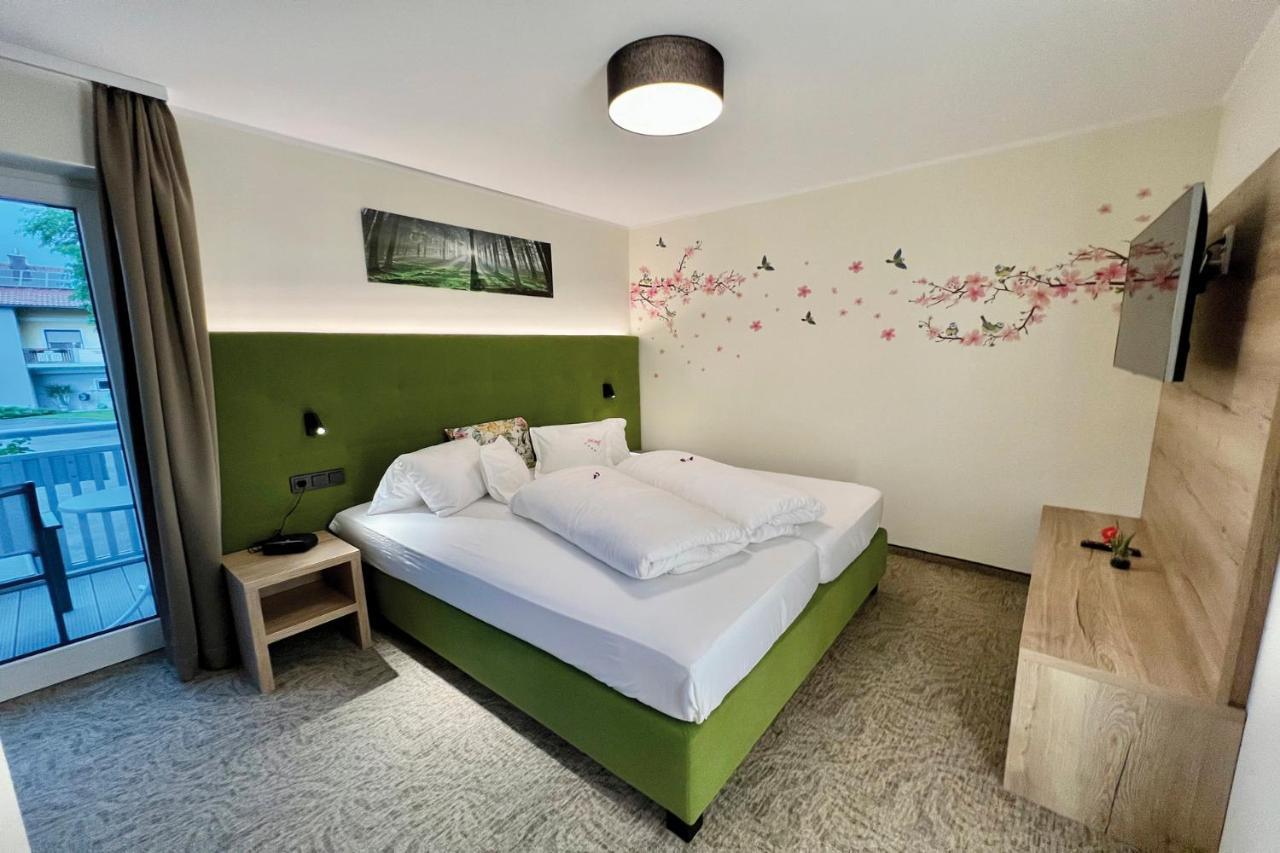 Hotel Pachernighof Velden am Worthersee Bagian luar foto