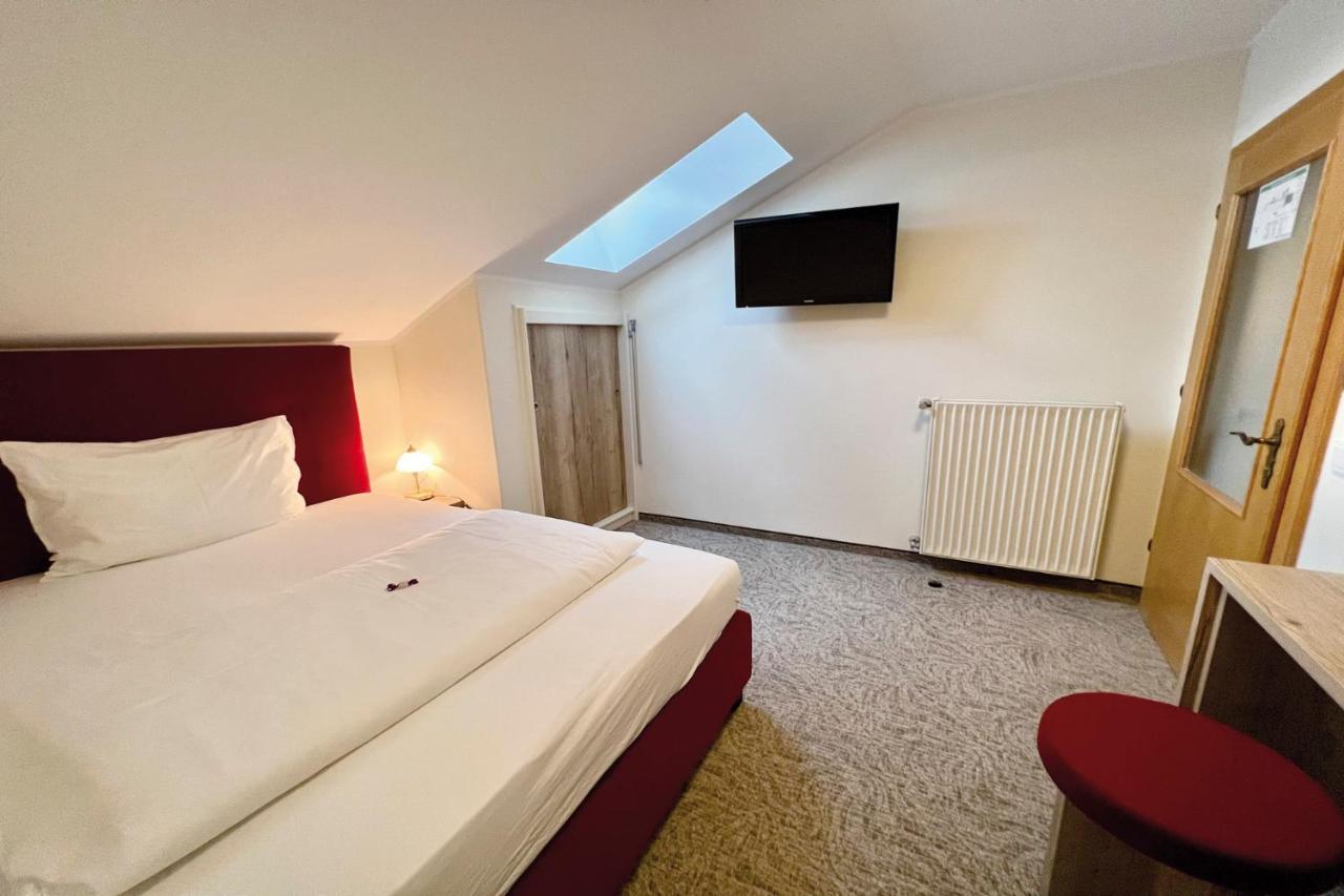Hotel Pachernighof Velden am Worthersee Bagian luar foto